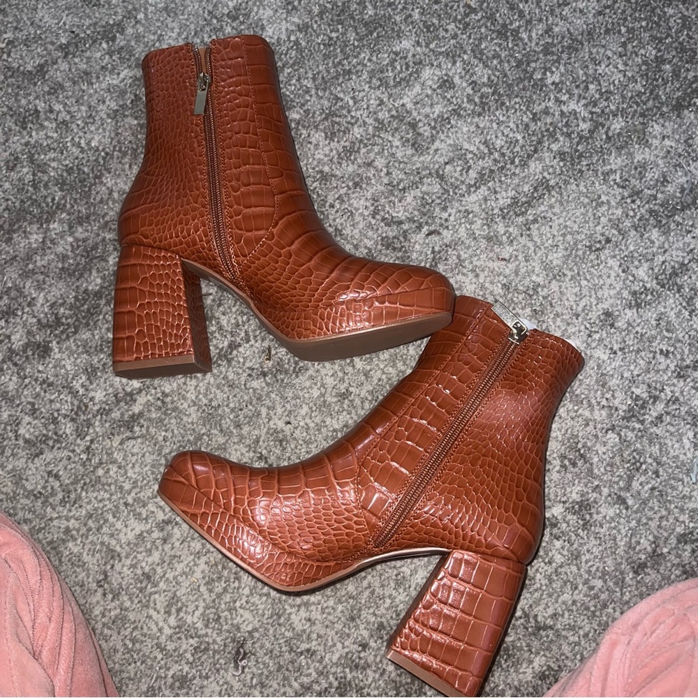 NEW BROWN PLATFORM CROC ANKLE BOOTS